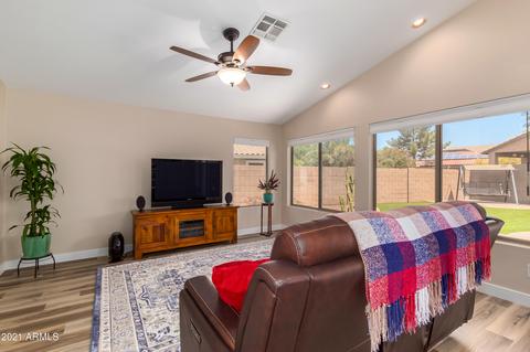 1086 E Stottler Dr, Gilbert, AZ 85296 photo 2
