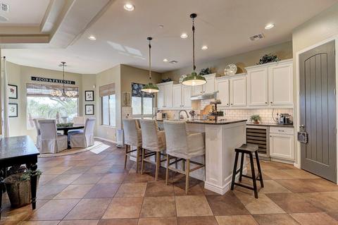 3933 E Patrick Ln, Phoenix, AZ 85050 photo 9