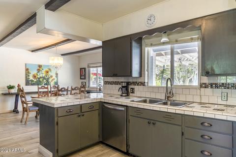 828 W Linger Ln, Phoenix, AZ 85021 photo 12