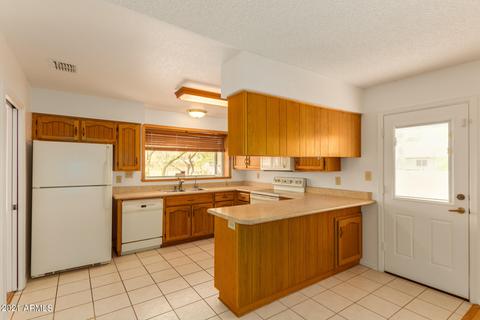 1528 E Chilton Dr, Tempe, AZ 85283 photo 9