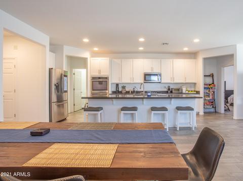 2307 E Branham Ln, Phoenix, AZ 85042 photo 11