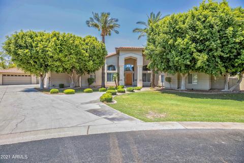 4486 E Desert Ln, Gilbert, AZ 85234 photo 2