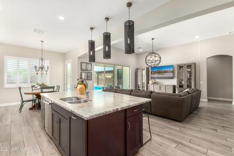 7645 S Barlow Dr, Gilbert, AZ 85298 photo 9