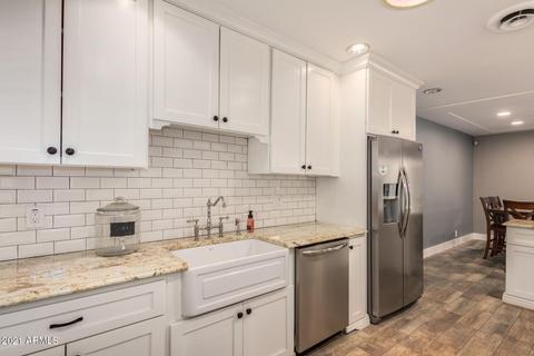 1813 E Medlock Dr, Phoenix, AZ 85016 photo 9