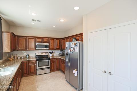 1426 E Constance Way, Phoenix, AZ 85042 photo 3