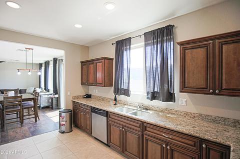 1426 E Constance Way, Phoenix, AZ 85042 photo 5