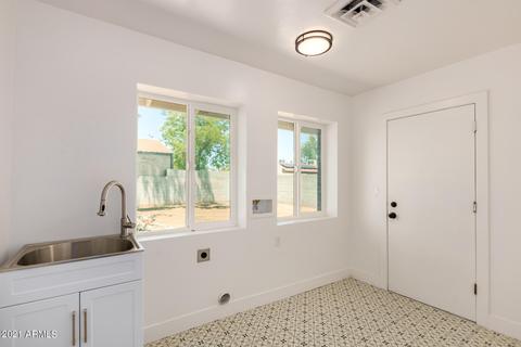 4043 E Whitney Ln, Phoenix, AZ 85032 photo 9
