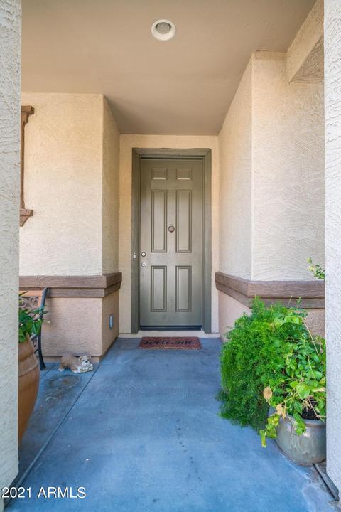 916 S Pheasant Dr, Gilbert, AZ 85296 photo 2