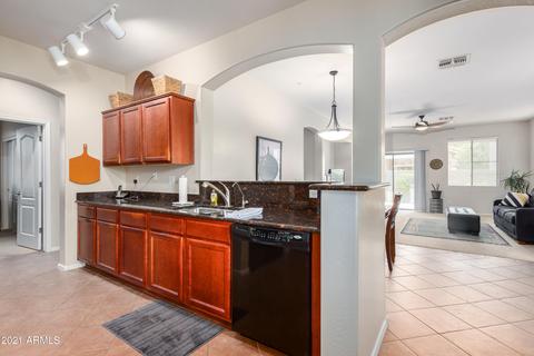 945 S Colonial Dr, Gilbert, AZ 85296 photo 5
