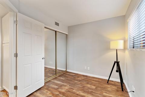 1025 E Highland Ave #24, Phoenix, AZ 85014 photo 12
