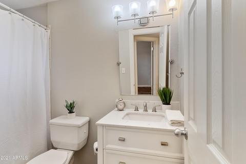 1025 E Highland Ave #24, Phoenix, AZ 85014 photo 13