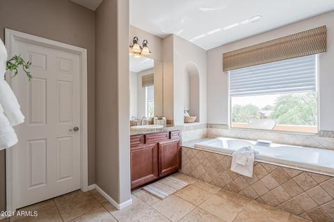 3703 E Crest Ln, Phoenix, AZ 85050 photo 54