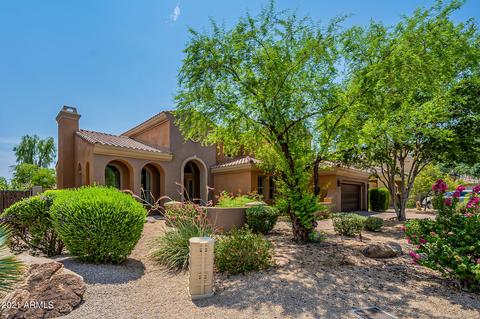 3703 E Crest Ln, Phoenix, AZ 85050 photo 1