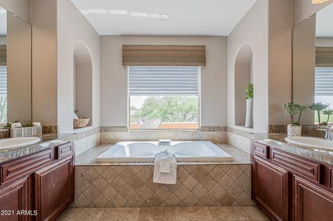 3703 E Crest Ln, Phoenix, AZ 85050 photo 55