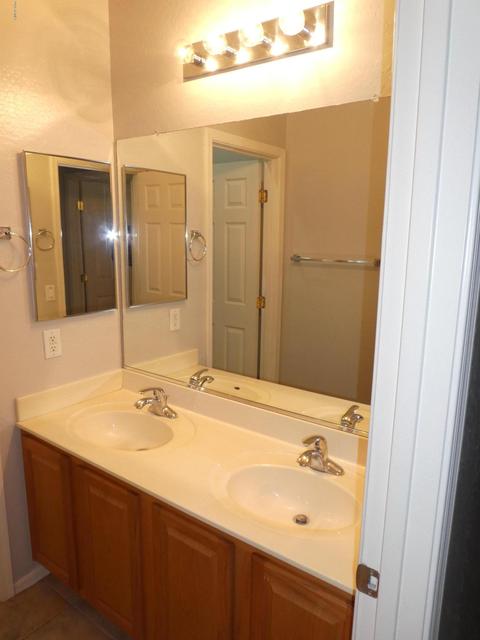 1933 S Peppertree Dr, Gilbert, AZ 85295 photo 22