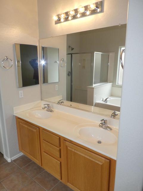 1933 S Peppertree Dr, Gilbert, AZ 85295 photo 10