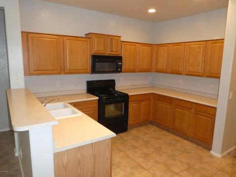 1933 S Peppertree Dr, Gilbert, AZ 85295 photo 6