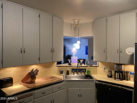 818 W Earll Dr, Phoenix, AZ 85013 photo 3