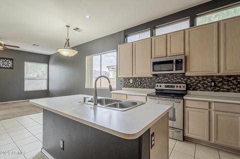 321 E Constitution Dr, Gilbert, AZ 85296 photo 2