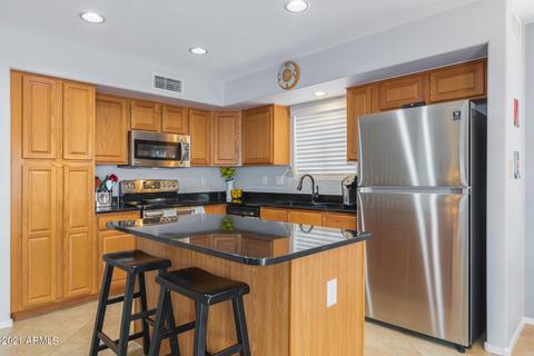 527 E Sherri Dr, Gilbert, AZ 85296 photo 4