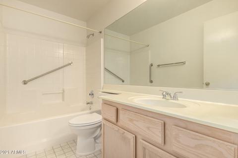 3215 E Menadota Dr, Phoenix, AZ 85050 photo 13