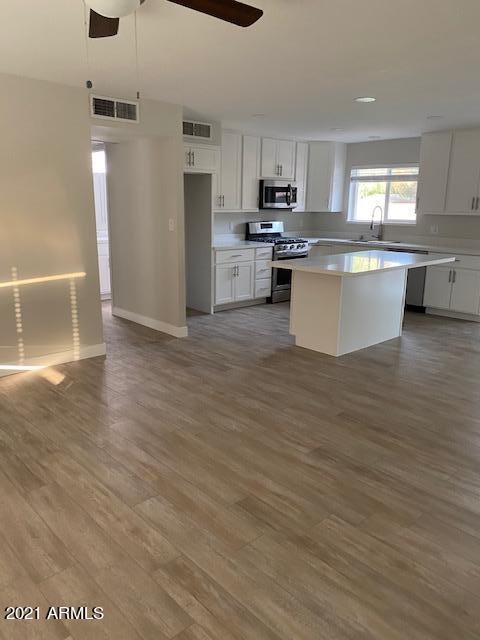 3429 E Laurel Ln E, Phoenix, AZ 85028 photo 6