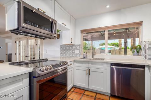 2534 E North Ln, Phoenix, AZ 85028 photo 9