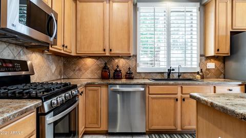 2880 E Brooks St, Gilbert, AZ 85296 photo 8