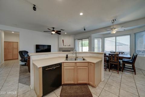 454 E Ranch Rd, Gilbert, AZ 85296 photo 8