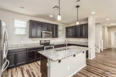 968 S Olympic Dr, Gilbert, AZ 85296 photo 1