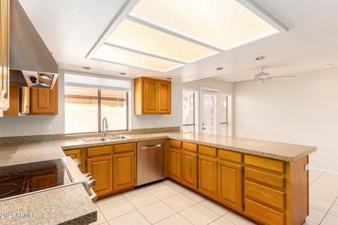 9040 N 14th Dr, Phoenix, AZ 85021 photo 12