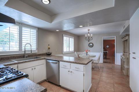 2022 E Manhatton Dr, Tempe, AZ 85282 photo 4