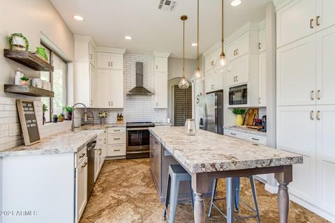 992 E Taurus Pl, Chandler, AZ 85249 photo 3
