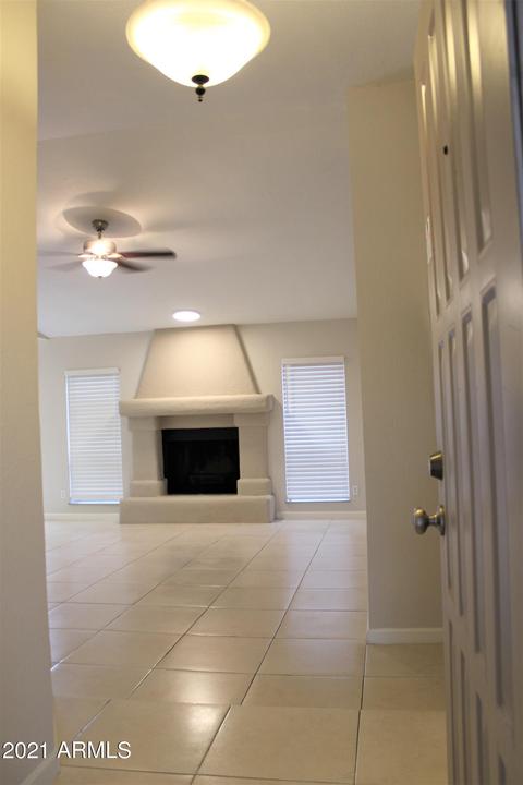 2302 W Cactus Rd, Phoenix, AZ 85029 photo 3