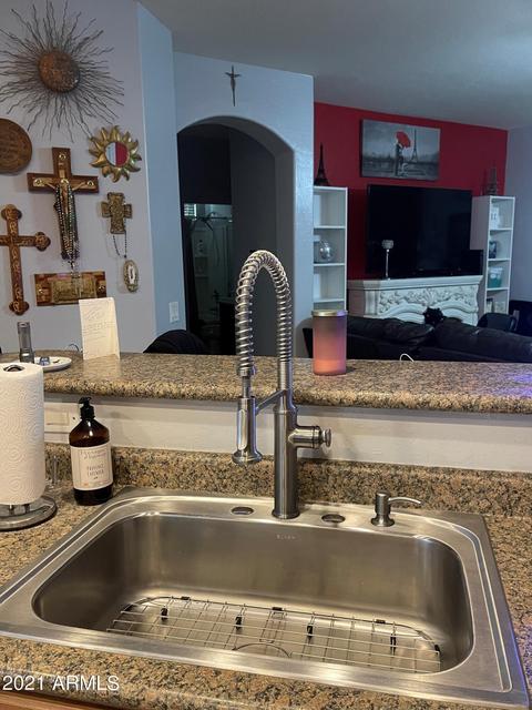 10486 E Wallflower Ln, Florence, AZ 85132 photo 2