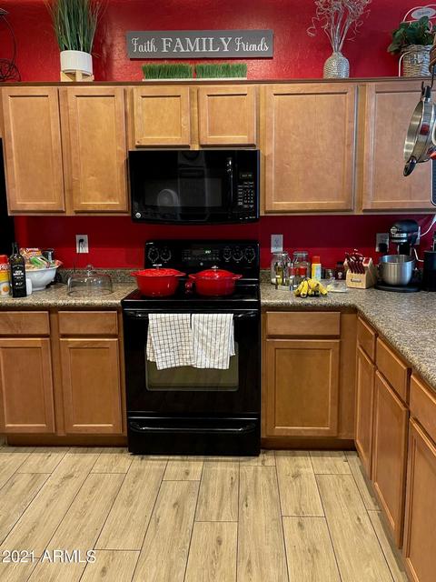 10486 E Wallflower Ln, Florence, AZ 85132 photo 4