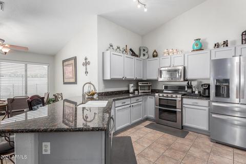 299 E Betsy Ln, Gilbert, AZ 85296 photo 15