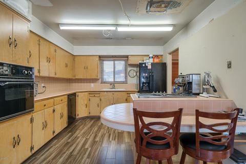 339 E Orange Dr, Phoenix, AZ 85012 photo 9