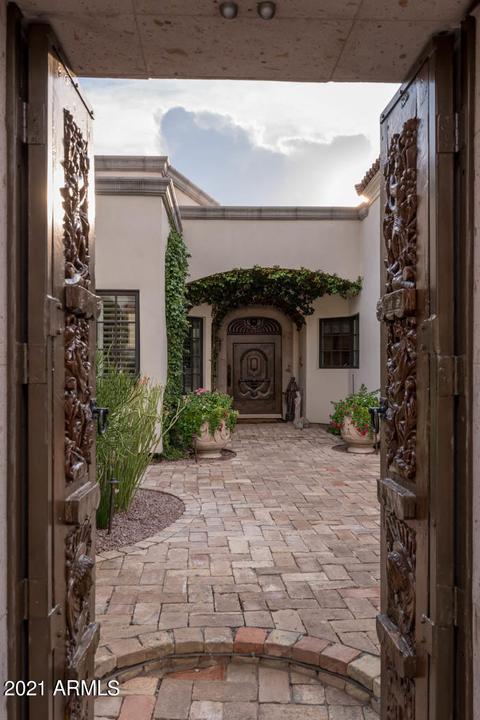 5714 N Echo Canyon Dr, Phoenix, AZ 85018 photo 4