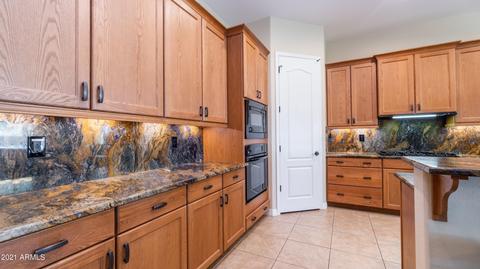 9915 E Grandview Cir, Mesa, AZ 85207 photo 8