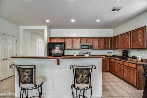 3923 E Branham Ln, Phoenix, AZ 85042 photo 9