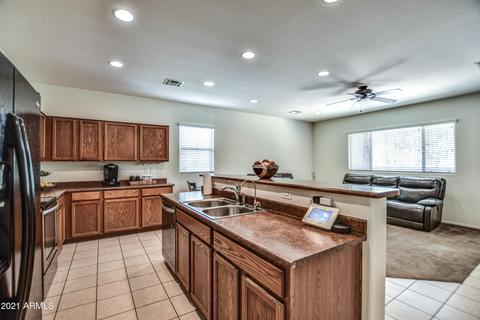 3923 E Branham Ln, Phoenix, AZ 85042 photo 12