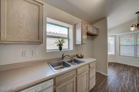 4137 E Graythorn Ave, Phoenix, AZ 85044 photo 9