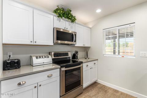 2240 W Behrend Dr, Phoenix, AZ 85027 photo 9
