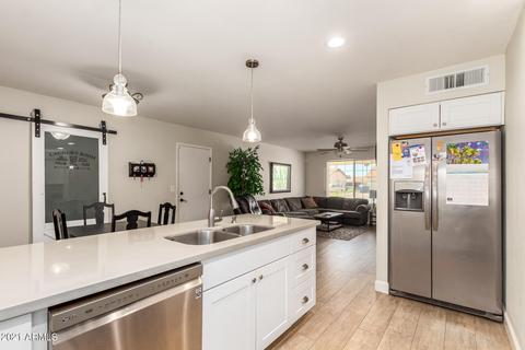 2240 W Behrend Dr, Phoenix, AZ 85027 photo 10