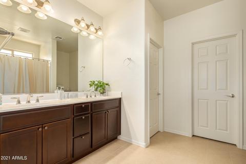 2240 S Wallrade Ln, Gilbert, AZ 85295 photo 16