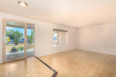 2930 E Laurel Ln, Phoenix, AZ 85028 photo 8