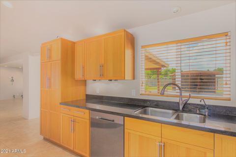 2930 E Laurel Ln, Phoenix, AZ 85028 photo 18