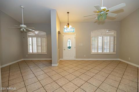 324 E Devon Dr, Gilbert, AZ 85296 photo 3