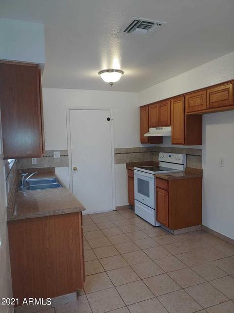 9727 N 57th Ave, Glendale, AZ 85302 photo 4